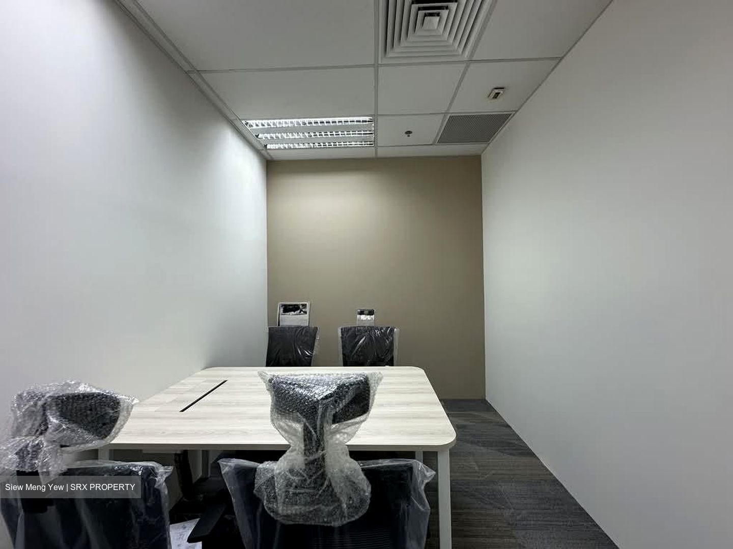 Lippo Centre (D2), Office #573462821